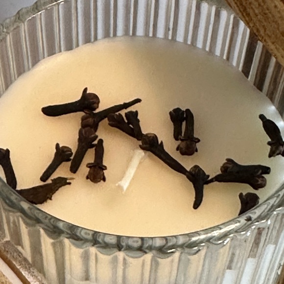 CINNAMON CLOVE, SCENT UNLEASHED, HAND POURED SCENTED CANDLES. - Picture 3 of 4